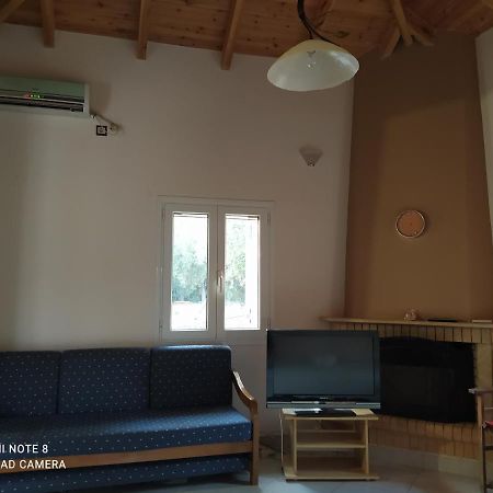 Ozena Countryside Apartment Vromonerion Экстерьер фото