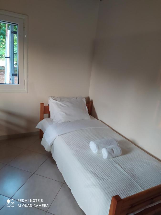 Ozena Countryside Apartment Vromonerion Экстерьер фото