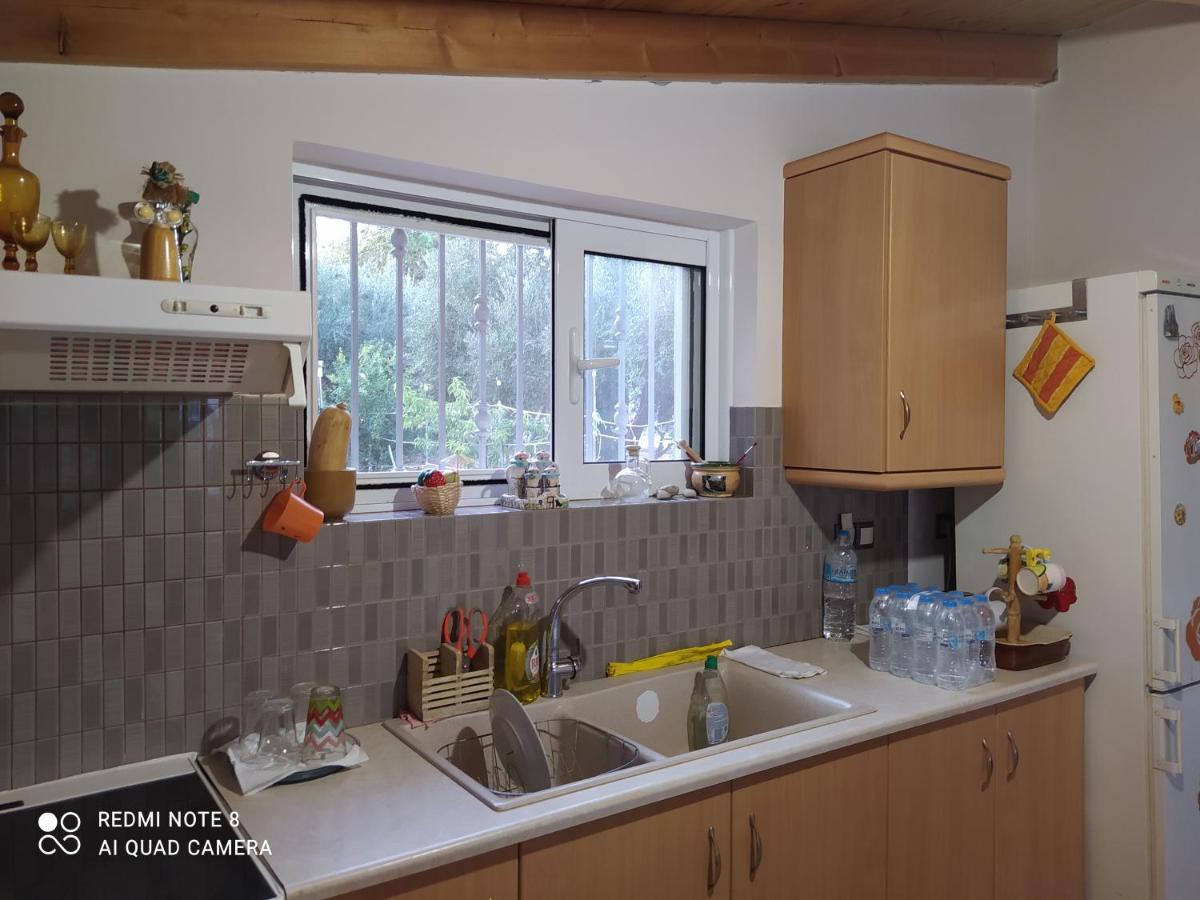 Ozena Countryside Apartment Vromonerion Экстерьер фото