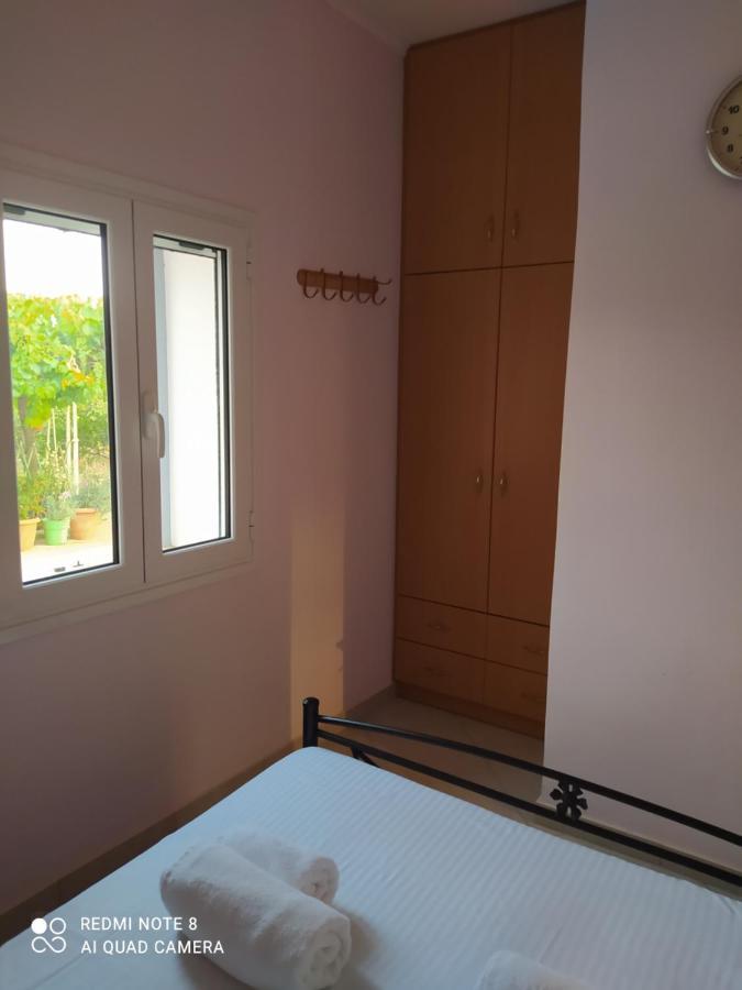 Ozena Countryside Apartment Vromonerion Экстерьер фото