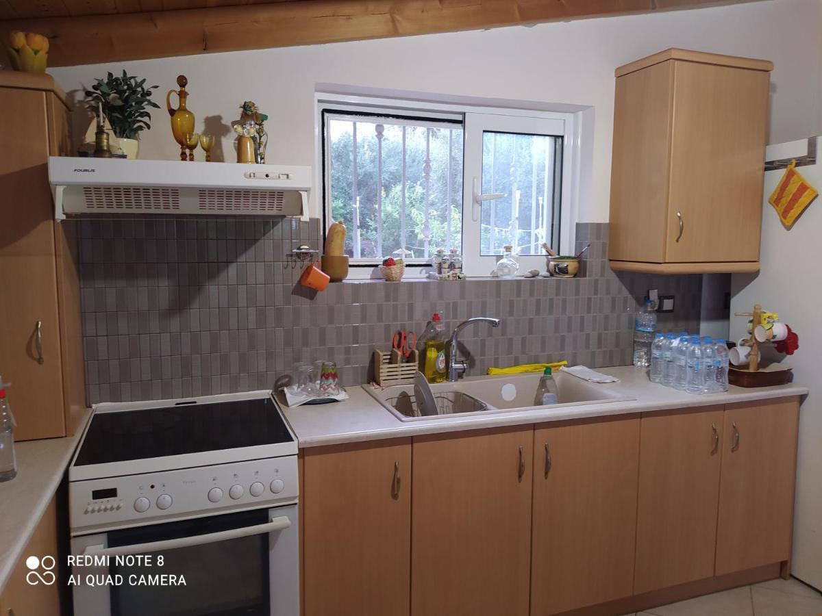 Ozena Countryside Apartment Vromonerion Экстерьер фото