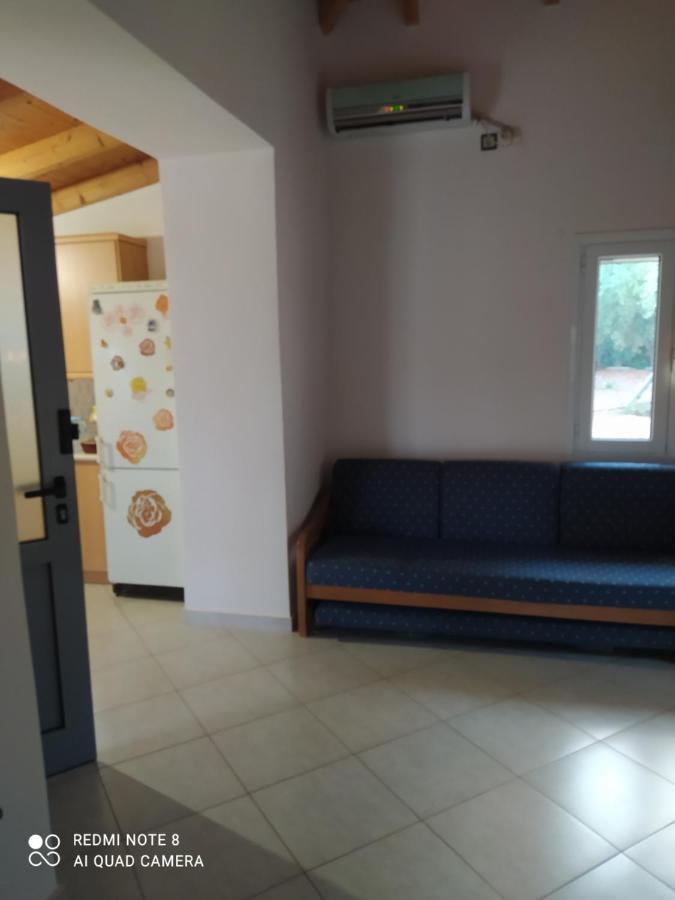 Ozena Countryside Apartment Vromonerion Экстерьер фото