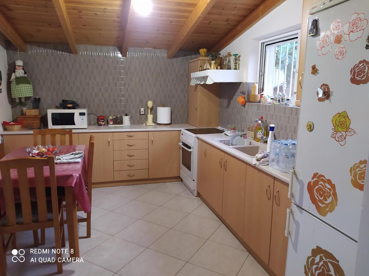 Ozena Countryside Apartment Vromonerion Экстерьер фото