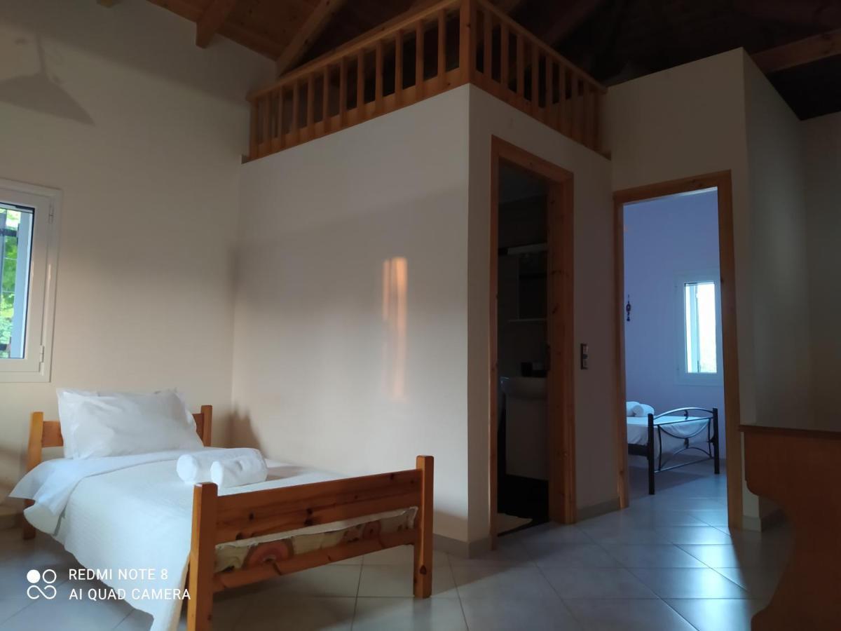 Ozena Countryside Apartment Vromonerion Экстерьер фото