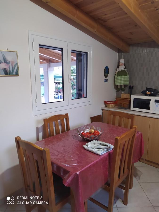 Ozena Countryside Apartment Vromonerion Экстерьер фото